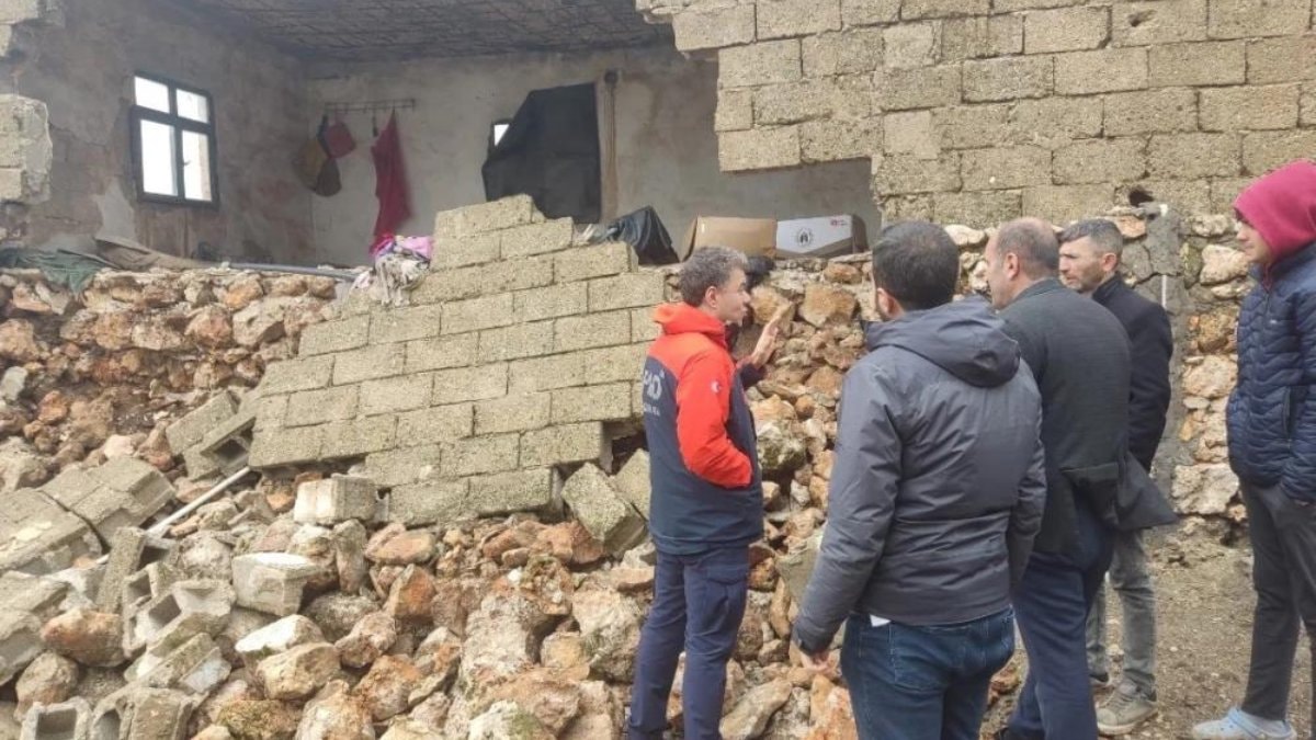 Şiddetli yağış, Şırnak’ta bir evi kullanılamaz hale getirdi