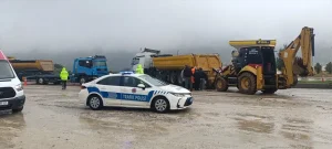 Silifke’de Tır Refüje Çıktı