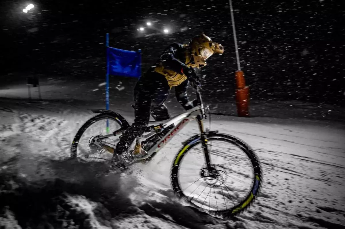 Snowbike’da Türkiye’yi Temsil Edecekler