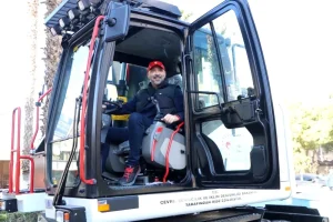 Söke Belediyesi’ne 15 tonluk ekskavatör