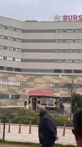 Taksiye Alınmayan Kadın Durağına Saldırdı