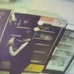 Tekirdağ’da marketten içki çalan hırsız kameraya yakalandı