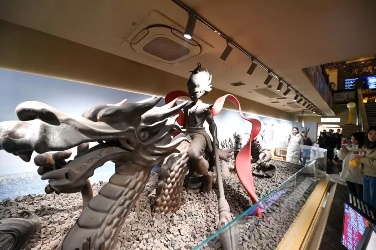 Tianjin’de Dev Çikolata Heykelleri