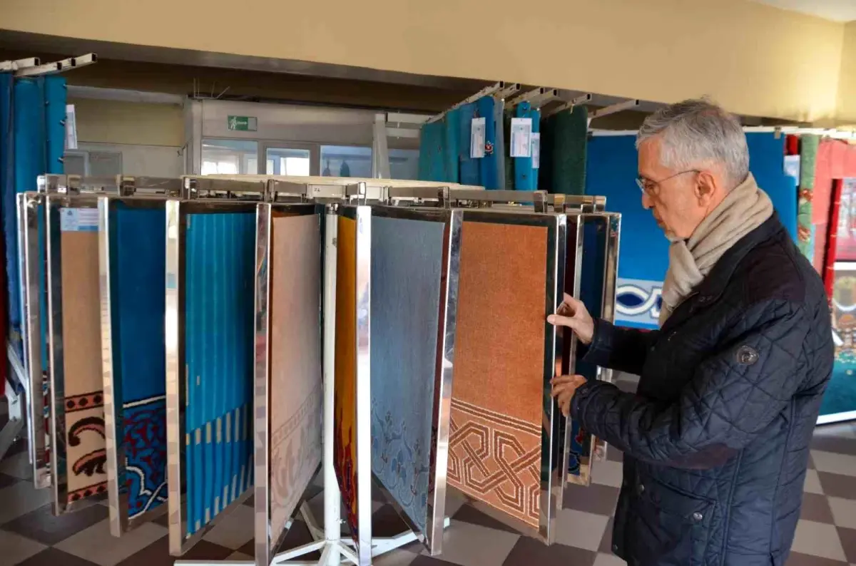 Tokyo Camii’nin Halıları Demirci’de Yenilendi