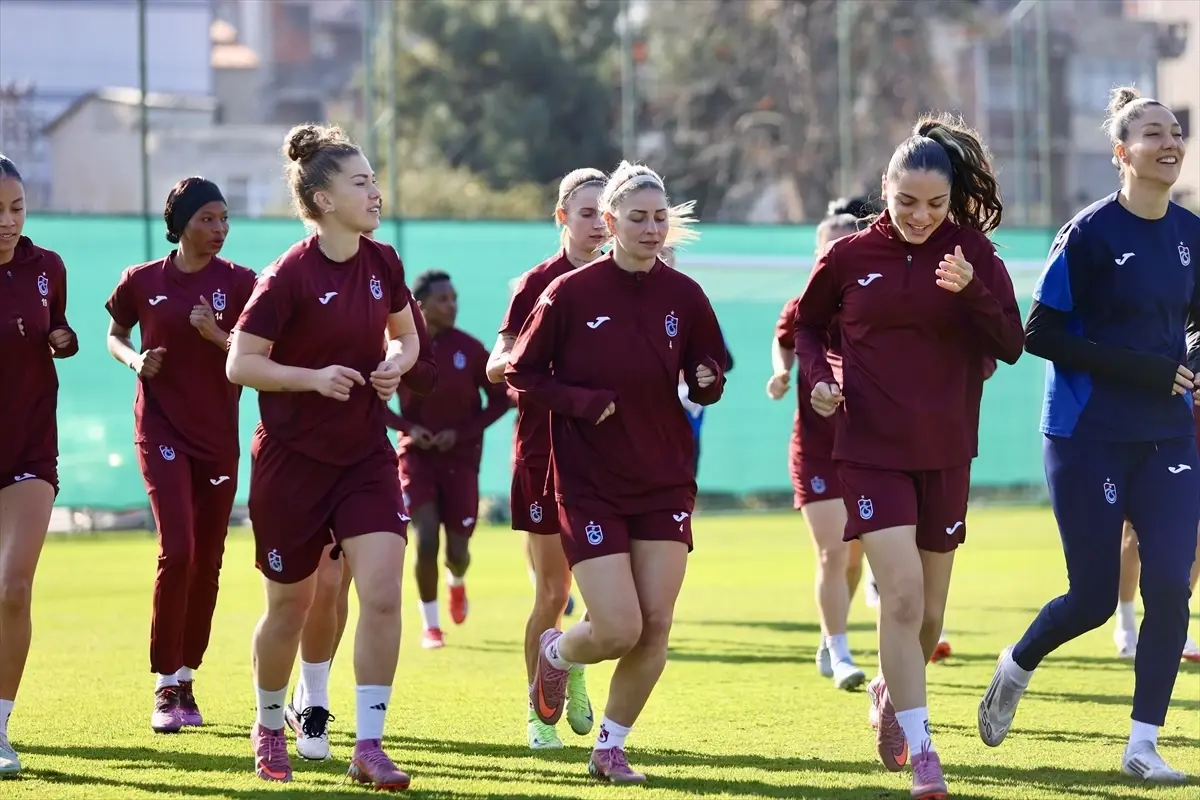 Trabzonspor Kadın Futbol Takımı Şampiyonluğa Odaklandı