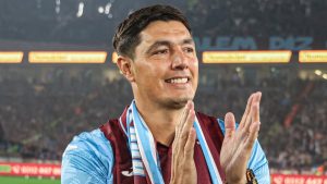 Trabzonspor’dan Oscar Cardozo’ya plaket