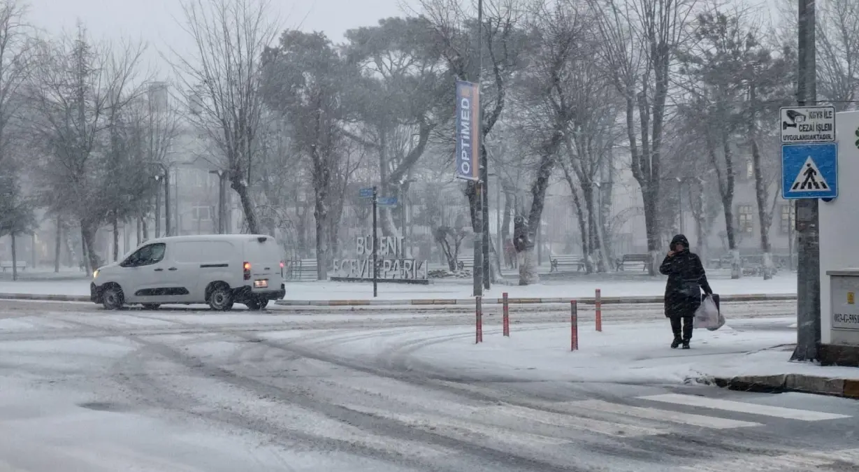 Trakya’da Kar Yağışı Eğitime Ara Verdi