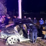 Trambüs Direğine Çarpan Araçta Sürücü Yaralandı