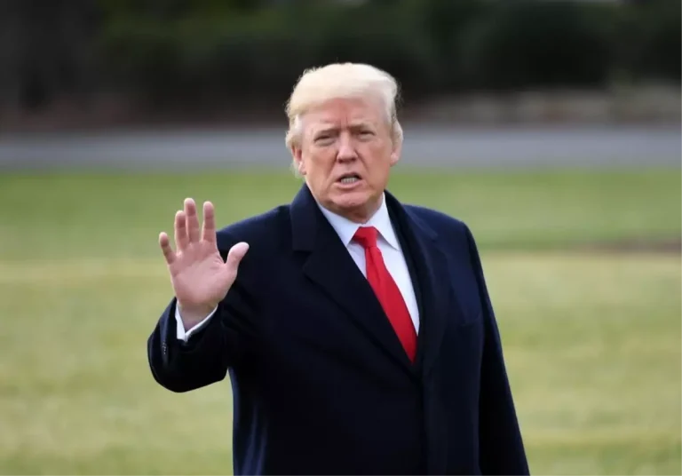 Trump Kennedy Center 2 Yıl Kapalı