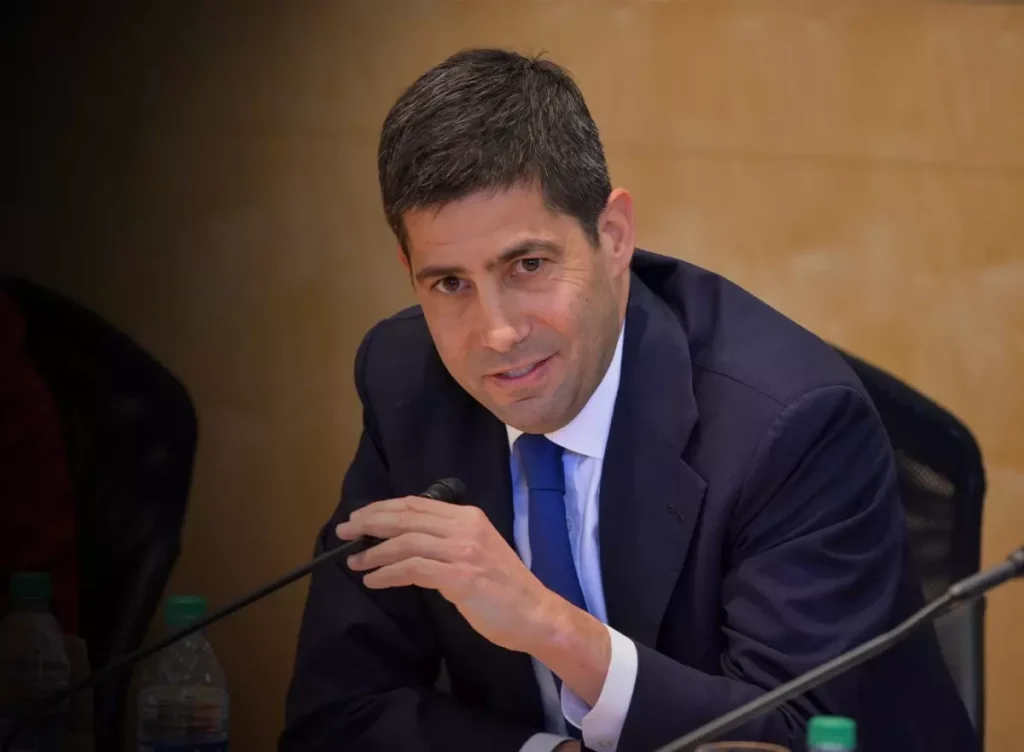 Trump, Kevin Warsh’u Fed Başkanlığına Aday Gösterdi