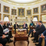 Trump ve Petro, Beyaz Saray’da biraraya geldi