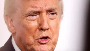 Trump’tan İngiltere’ye Çin Uyarısı