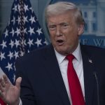 Trump’tan İran paylaşımı: Panikteler, altlarına yapıyorlar