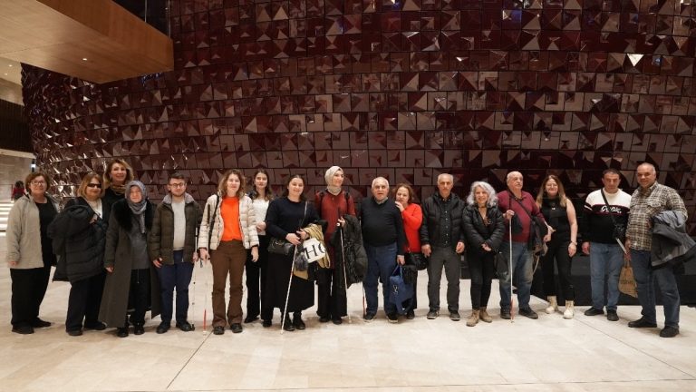 Türk Telekom’dan sanatta erişilebilirlik adımı: Fındıkkıran Balesi engelsiz sahnelendi