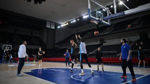 Türk Telekomlu basketbolcular Fenerbahçe’den rövanşı almak istiyor