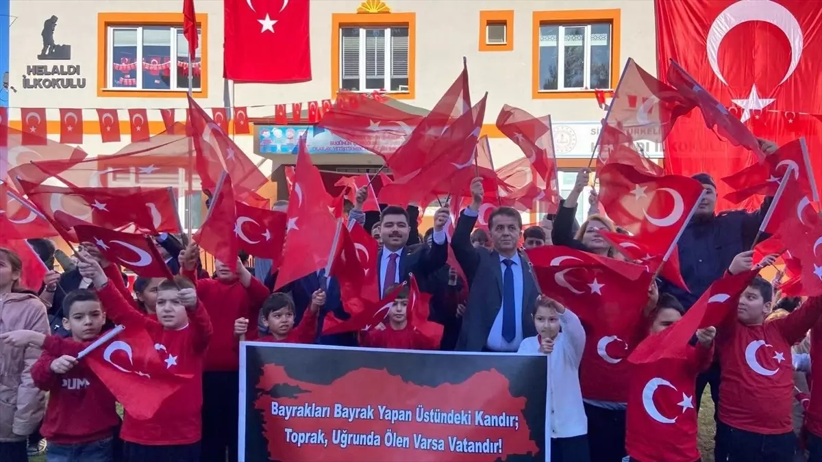 Türkeli’de Bayrak Sevgisi Programı Düzenlendi