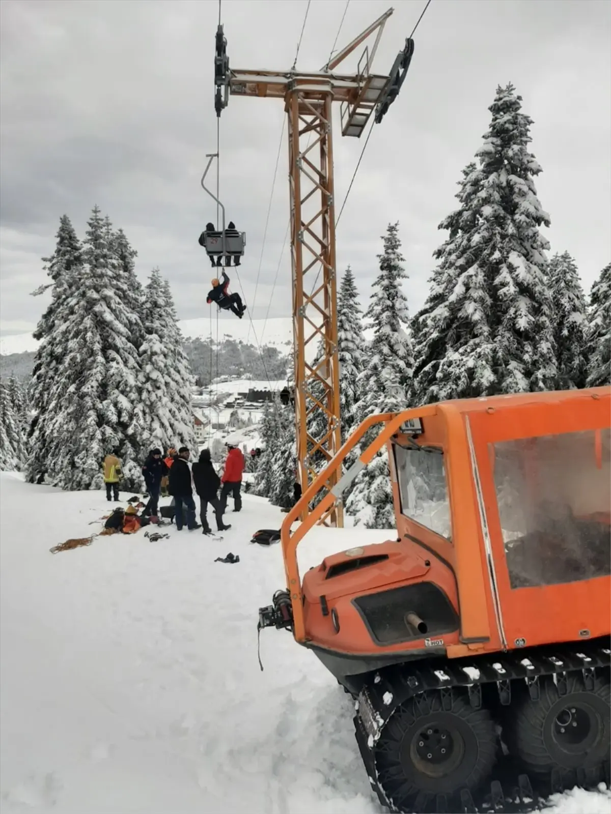 Uludağ’da Telesiyej Arızası: Mahsur Kalanlar Kurtarılıyor