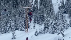 Uludağ’da telesiyejde mahsur kalan 40 kişi kurtarıldı