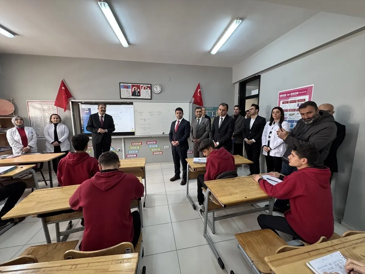 Vali Çelik Yüksekova’daki Projeleri İnceledi