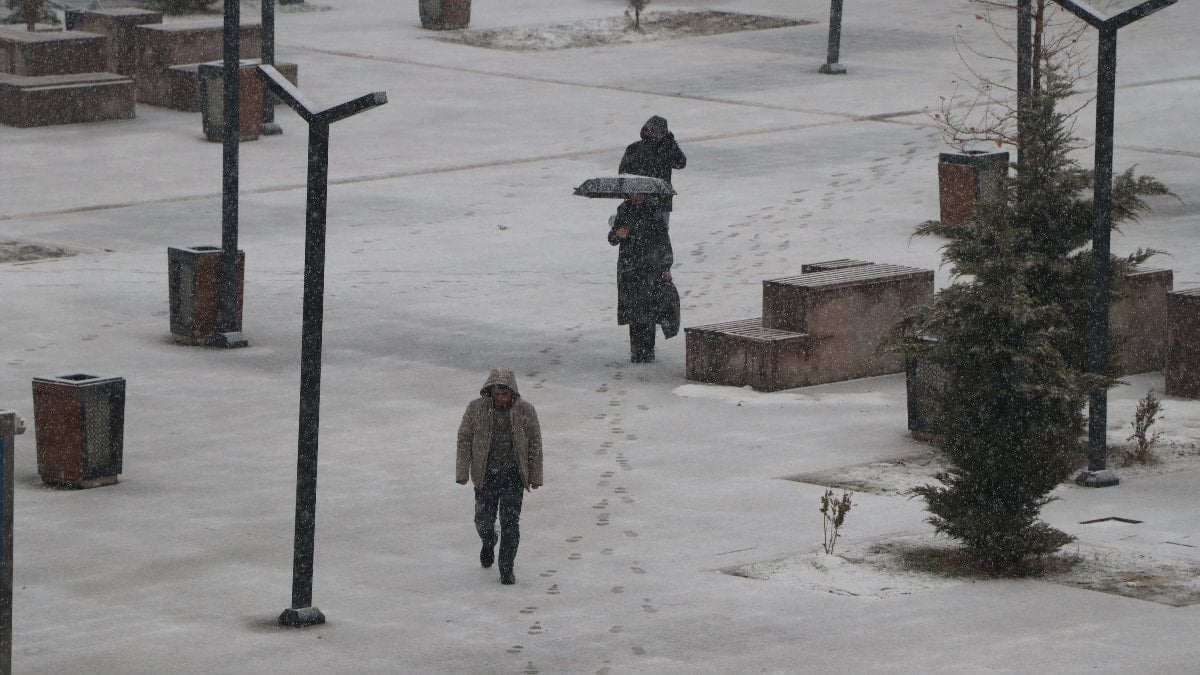 Van’da 141 yerleşim yerine ulaşım sağlanamıyor