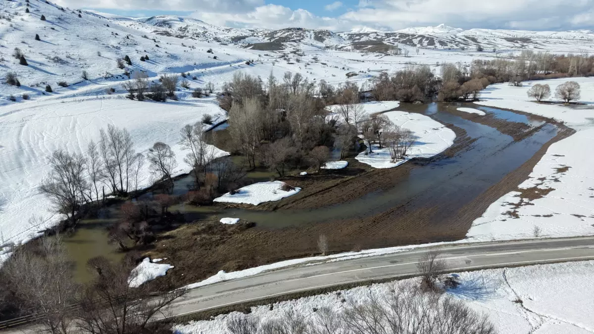 Yıldızeli’nde Su Taşkını: 2 Evi Bastı