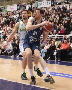 Yukatel Merkezefendi, Anadolu Efes’i Yendi