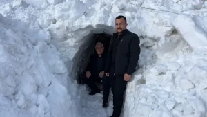 Yüksekova’da Esnaf Kar Tüneli Açtı