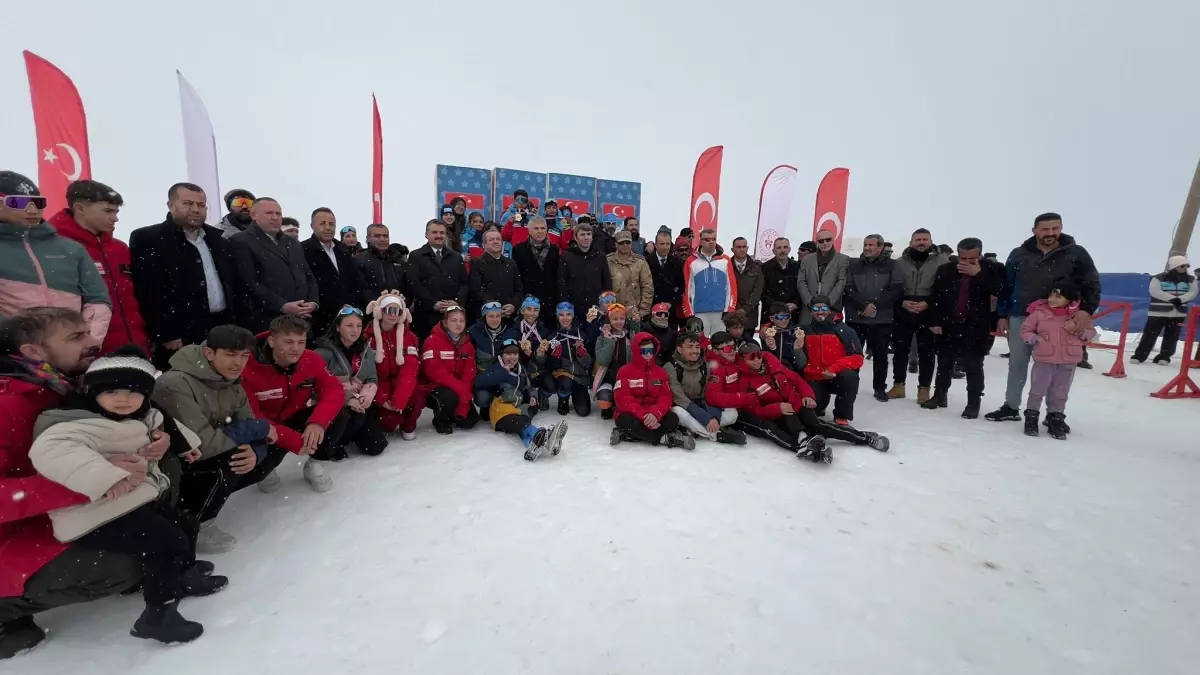 Yüksekova’da Kayaklı Koşu Yarışmaları Tamamlandı