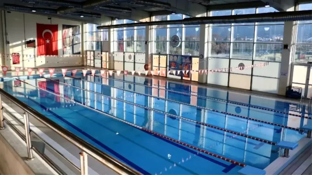 Yunusemre’den kadınlara özel kış dönemi yüzme kursu