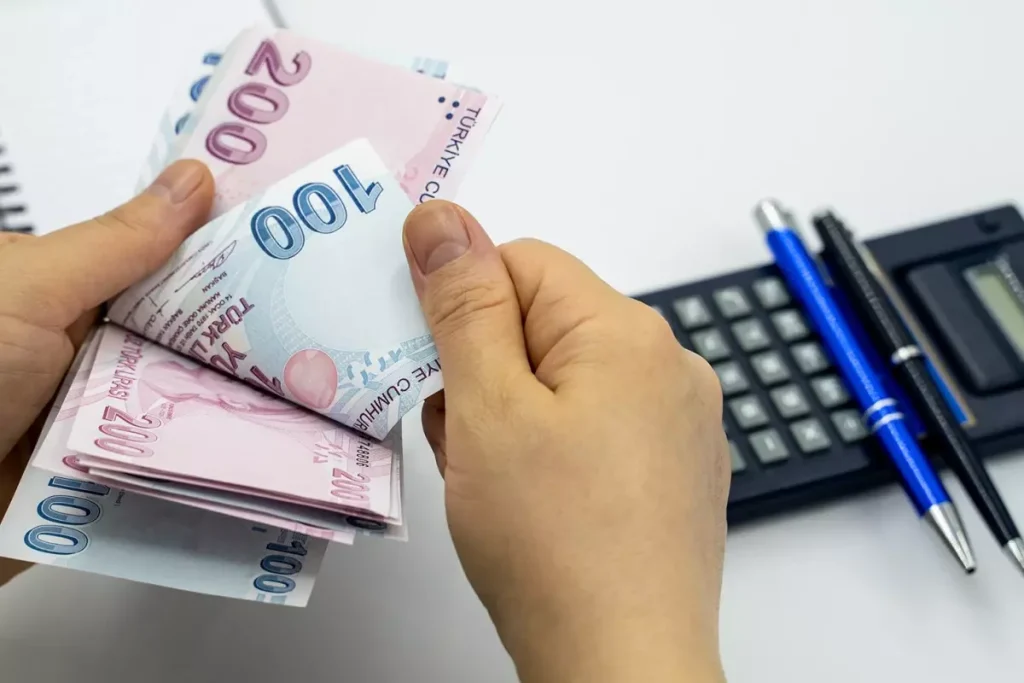 Zamlı aylıklar hesaplarda! Bakan Göktaş “Hayırlı olsun” diyerek müjdeyi verdi