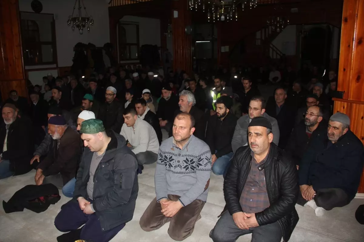 Zara’da Berat Kandili Coşkusu