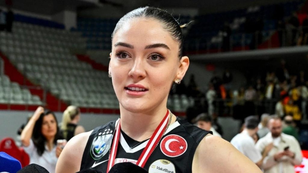 Zehra Güneş’in ilginç terlikleri gündem oldu! Açıklama yaptı…