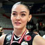 Zehra Güneş’in ilginç terlikleri gündem oldu! Açıklama yaptı…