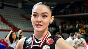 Zehra Güneş’in ilginç terlikleri gündem oldu! Açıklama yaptı…