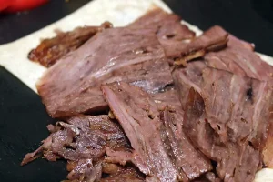 Zincir marketlerde ”Kampanyalı” satılan dönerden at ve eşek eti çıktı