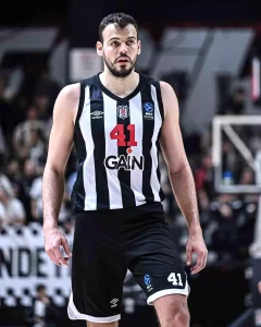 Zizic’ten Sert Smaç ve Kahramanlık