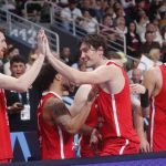 12 Dev Adam, güç sıralamasında ilk sırada