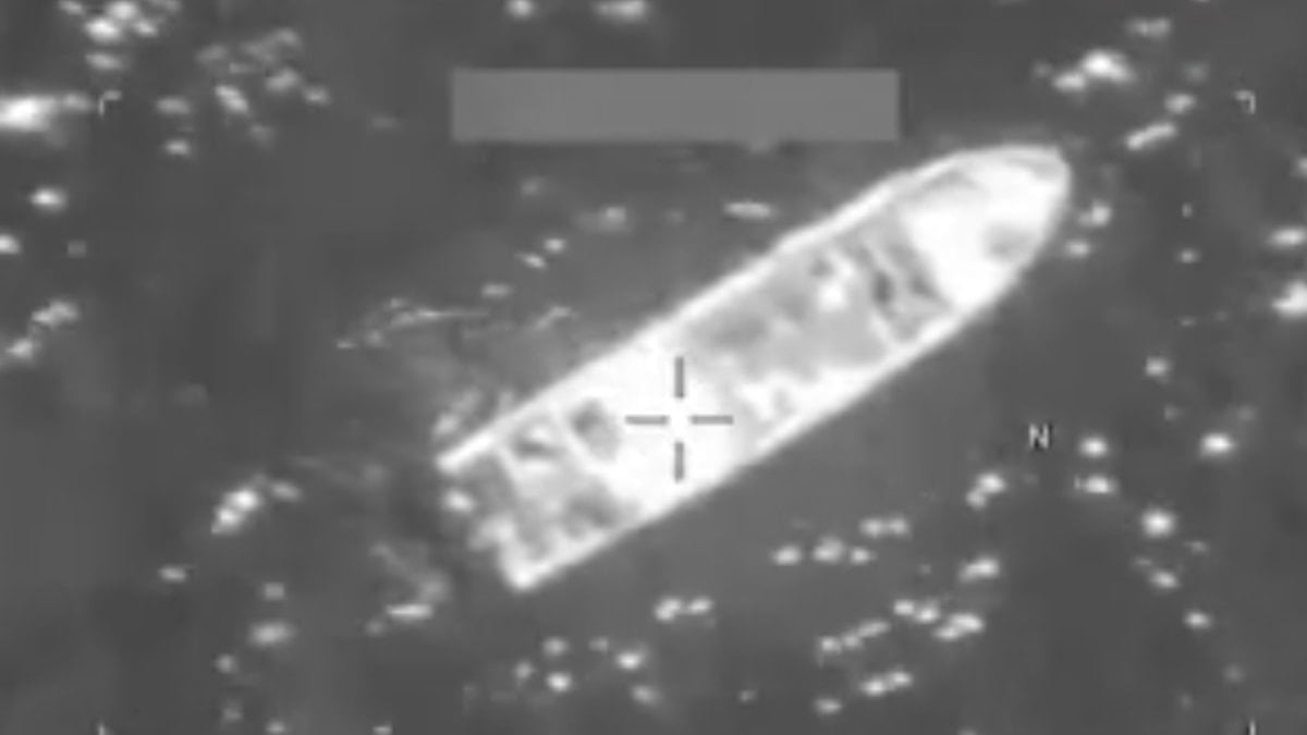 ABD ordusu, Doğu Pasifik’te uyuşturucu taşıdığı öne sürülen bir tekneyi hedef aldı