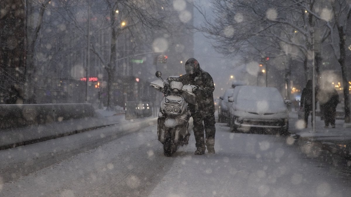 ABD’nin kuzeydoğusu kar fırtınasına hazırlanıyor