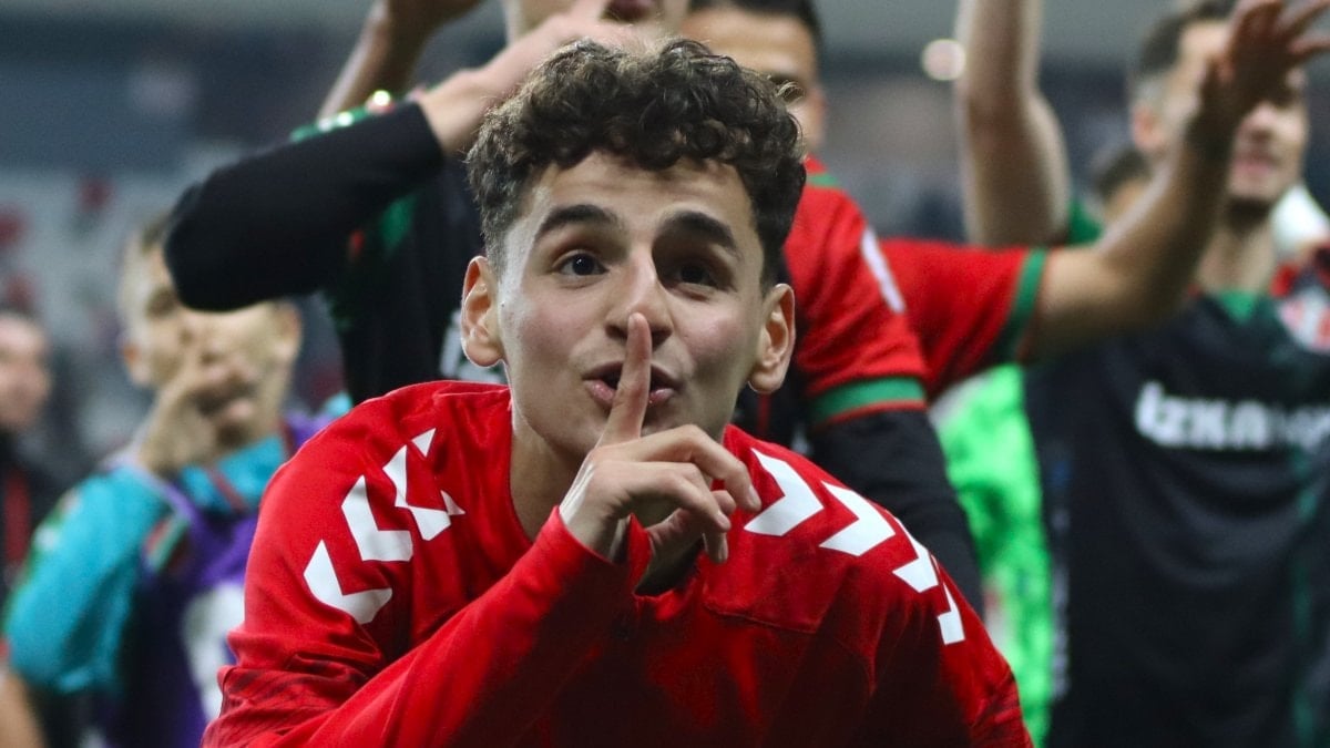 Adem Yeşilyurt: Fenerbahçe’de forma rekabetine girmek istiyorum