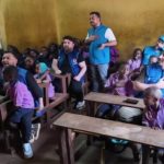 Afrikalı çocuklar Sierra Leone’de ‘Kabe’de Hacılar’ ilahisini seslendirdi