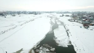 Ağrı’da Murat Nehri Buzla Kaplandı