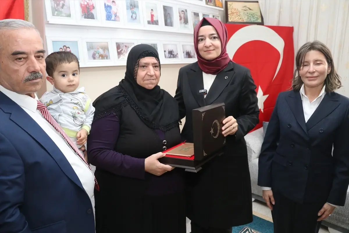 AK Parti Genel Başkan Yardımcısı Kaya, Adana’da şehit ailesi ve huzurevi sakinleriyle görüştü