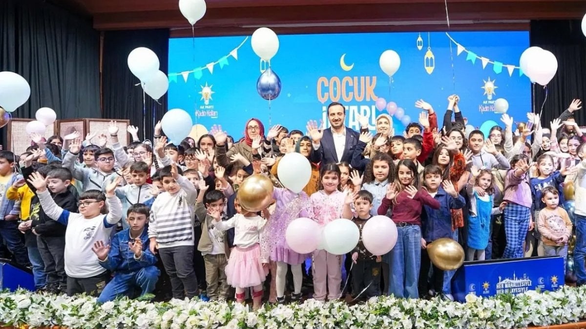 AK Parti İstanbul İl Başkanlığı’nda çocuklar iftar yaptı, ortaya gülümseten anlar çıktı