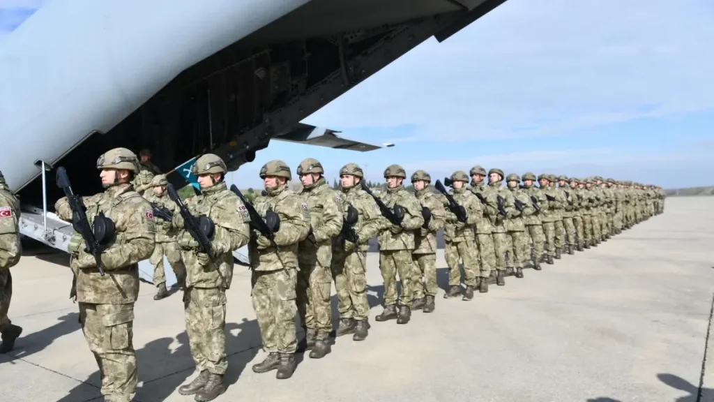 Almanya’da NATO tatbikatına katılacak Mehmetçikleri, aileleri uğurladı