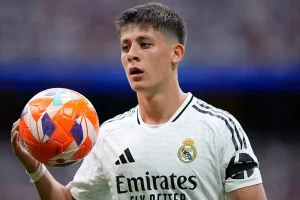 Arda Güler ve sevgilisi Duru Nayman Paris’te