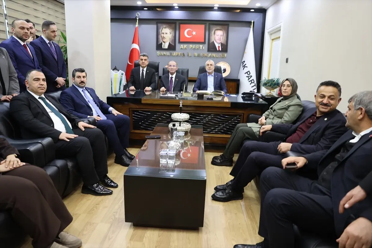 Bakan Işıkhan Şanlıurfa’da Partisini Ziyaret Etti