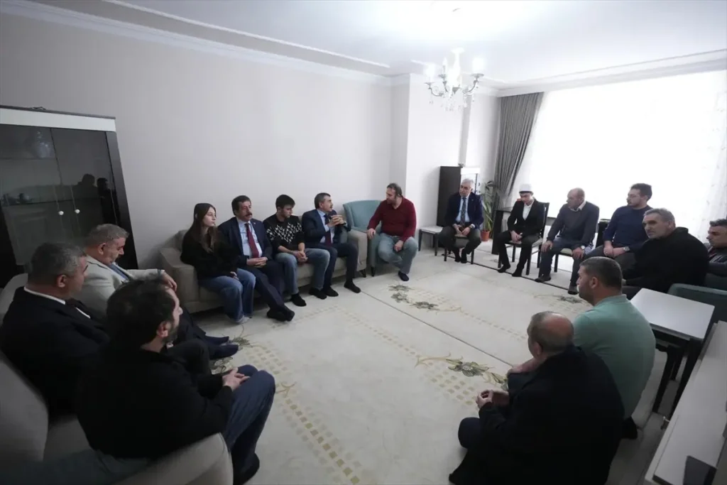 Bakan Tekin’den Taziye ve İnceleme