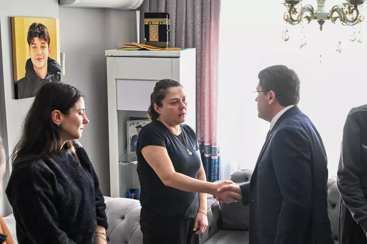 Bakan Tunç, Atlas Çağlayan’ın Ailesine Taziye Ziyareti
