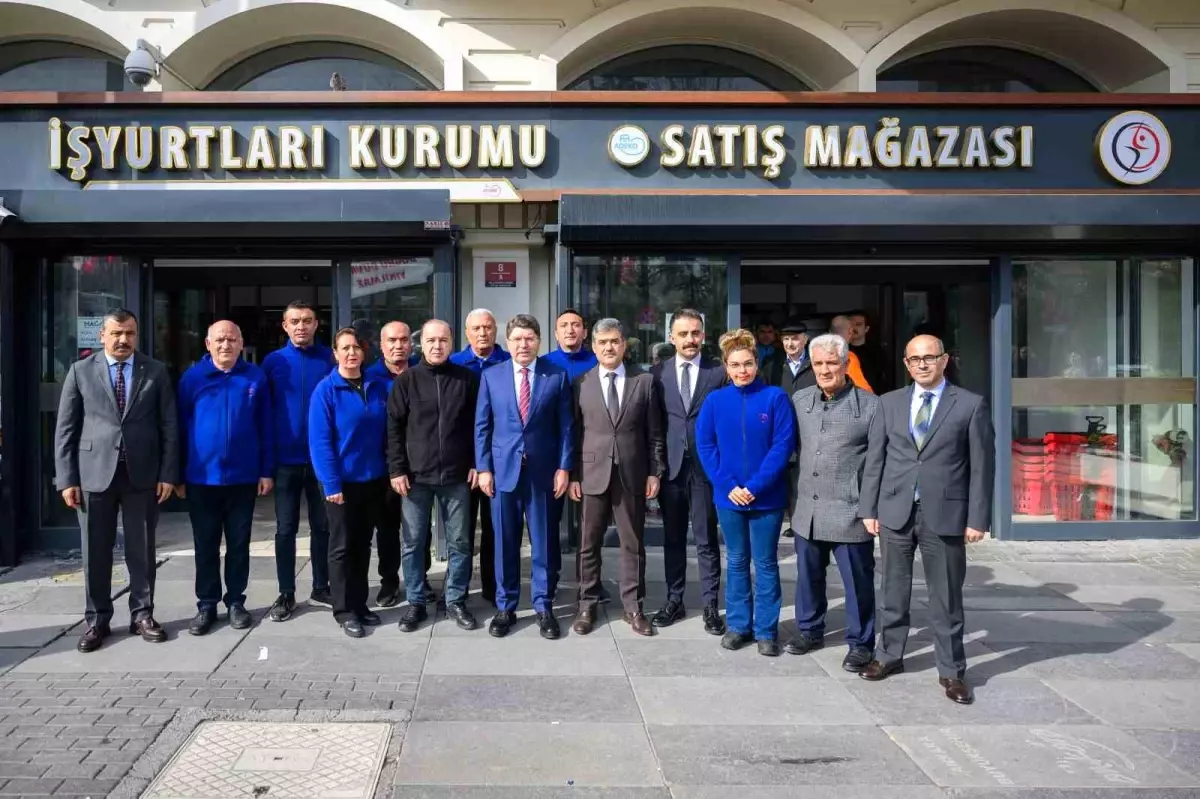 Bakan Tunç Kızılay’daki İşyurtları Mağazasını Ziyaret Etti
